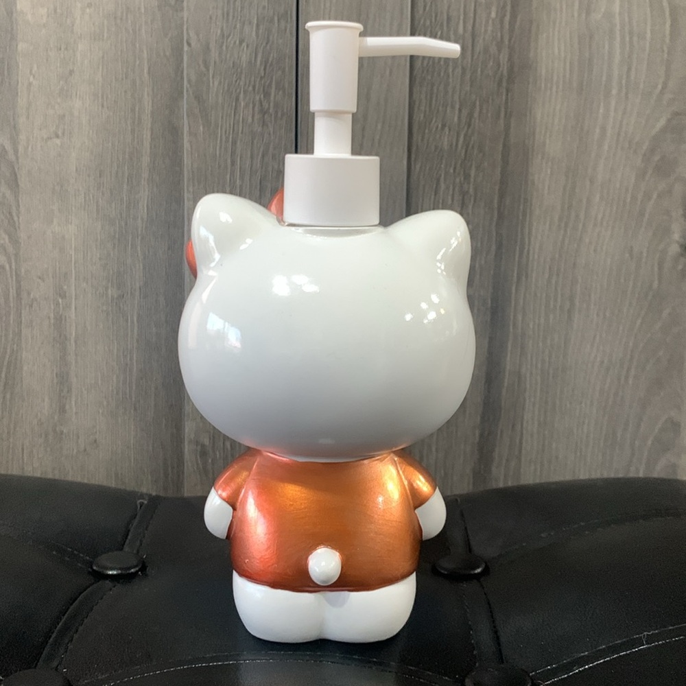 New Hello Kitty In Golden Copper Dress & Bow Lotion Soap Dispenser Pump - Picture 5 of 8